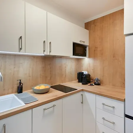 Blue - By Welcomely Apartman *